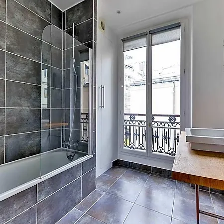 Bdr 4p Montmartremoulin Rouge 3* Paris