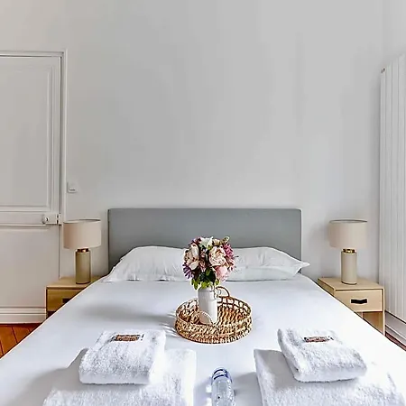 Hotel Bdr 4p Montmartremoulin Rouge